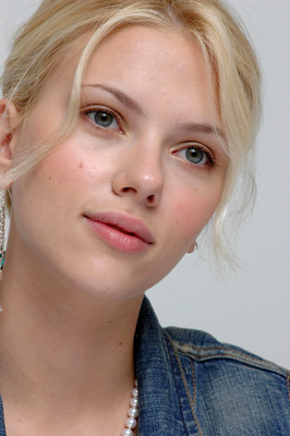 Scarlett Johansson Poster 2238360