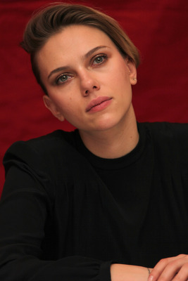 Scarlett Johansson Poster 2266405
