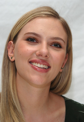 Scarlett Johansson Poster 2269775