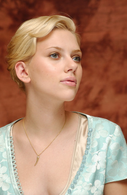 Scarlett Johansson Poster 2390408