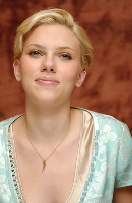 Scarlett Johansson Poster 2390414