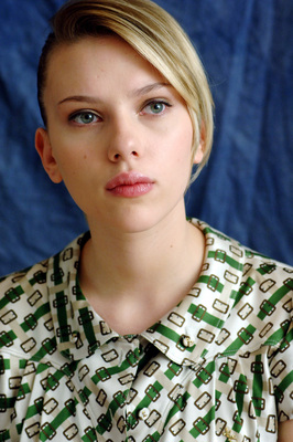 Scarlett Johansson Poster 2395415