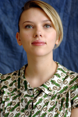 Scarlett Johansson Poster 2395416