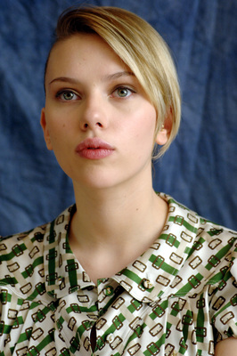 Scarlett Johansson Poster 2395439