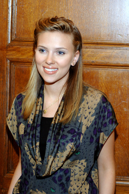 Scarlett Johansson Poster 2402915