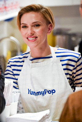 Scarlett Johansson Poster 2785087