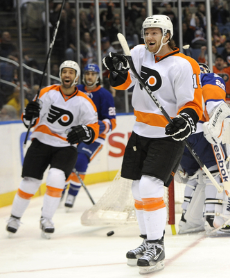 Sean Couturier Poster 2380432