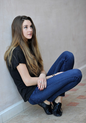 Shailene Woodley Poster 2007997