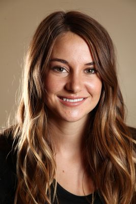 Shailene Woodley Poster 2008002