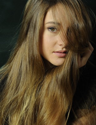 Shailene Woodley Poster 2008019