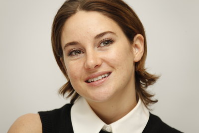 Shailene Woodley Poster 2476402