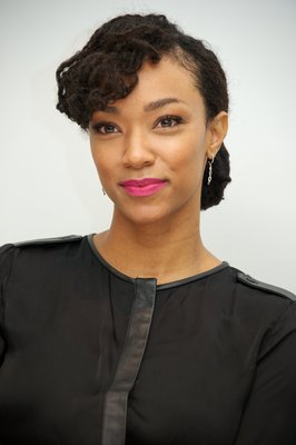 Sonequa Martin Green Poster 2693947