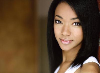 Sonequa Martin Green Poster 2693951
