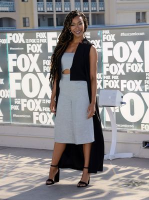 Sonequa Martin Green Poster 2693971
