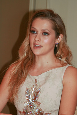 Teresa Palmer Poster 2310041