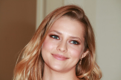 Teresa Palmer Poster 2310043