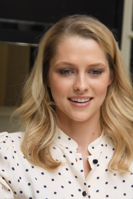 Teresa Palmer Poster 2450955