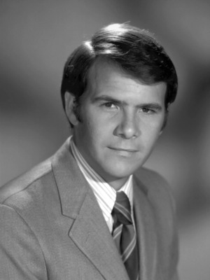 Tom Brokaw Poster 2424093