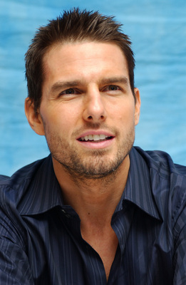 Tom Cruise Poster 2388379
