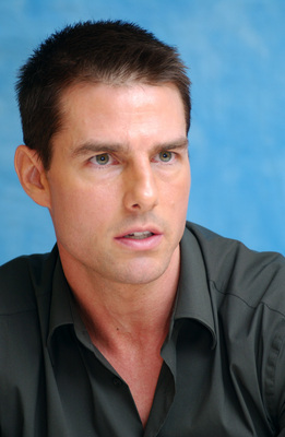 Tom Cruise Poster 2398224