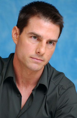 Tom Cruise Poster 2398236