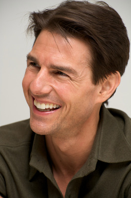 Tom Cruise Poster 2410980