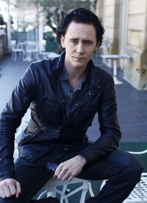 Tom Hiddleston Poster 2188512
