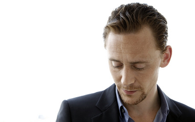 Tom Hiddleston Poster 2188525