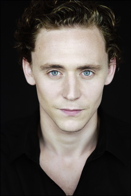 Tom Hiddleston Poster 2188564