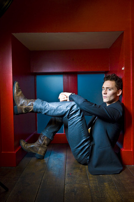 Tom Hiddleston Poster 2188576