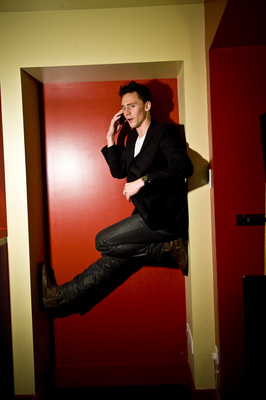Tom Hiddleston Poster 2188583