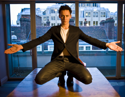 Tom Hiddleston Poster 2188593