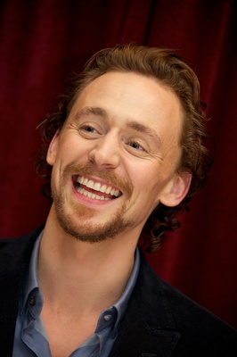 Tom Hiddleston Poster 2222793