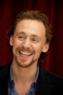 Tom Hiddleston Poster 2222799