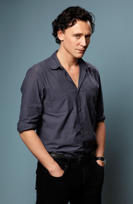Tom Hiddleston Poster 2297113