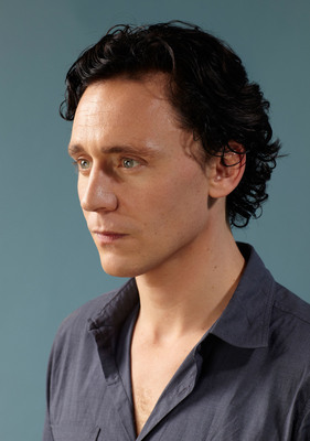 Tom Hiddleston Poster 2297114