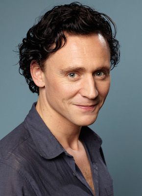 Tom Hiddleston Poster 2297116