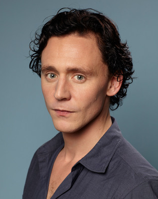 Tom Hiddleston Poster 2297117