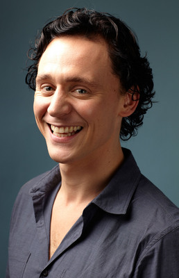 Tom Hiddleston Poster 2297120