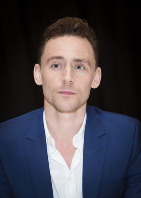 Tom Hiddleston Poster 2363590