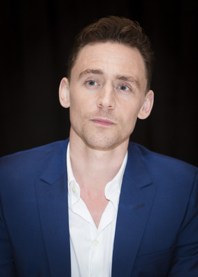 Tom Hiddleston Poster 2363594