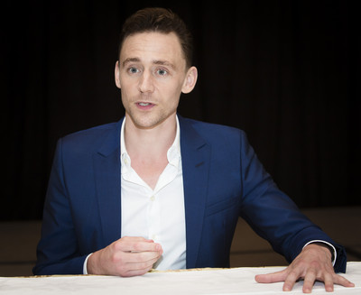 Tom Hiddleston Poster 2363595