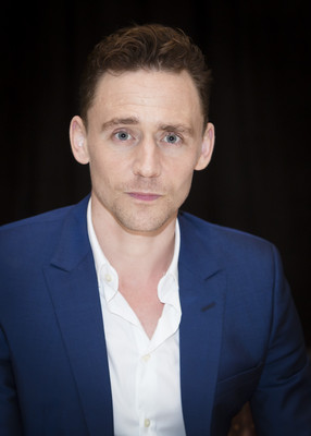 Tom Hiddleston Poster 2363603