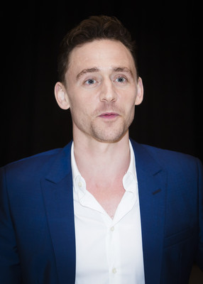 Tom Hiddleston Poster 2363608