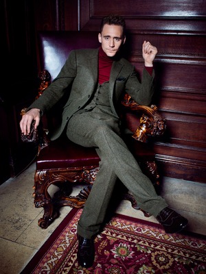 Tom Hiddleston Poster 2375723