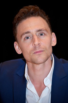 Tom Hiddleston Poster 2430062
