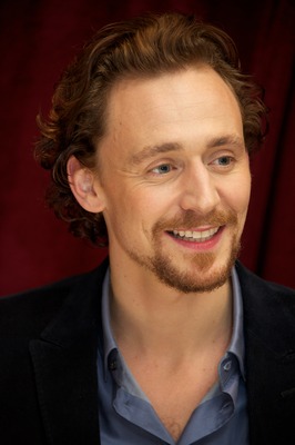 Tom Hiddleston Poster 2430072