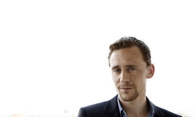 Tom Hiddleston Poster 2451854