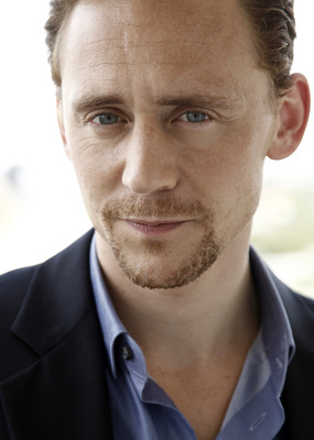 Tom Hiddleston Poster 2451855