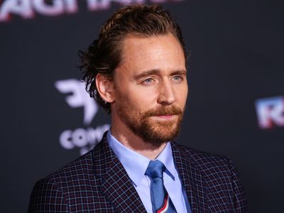 Tom Hiddleston Poster 2770942
